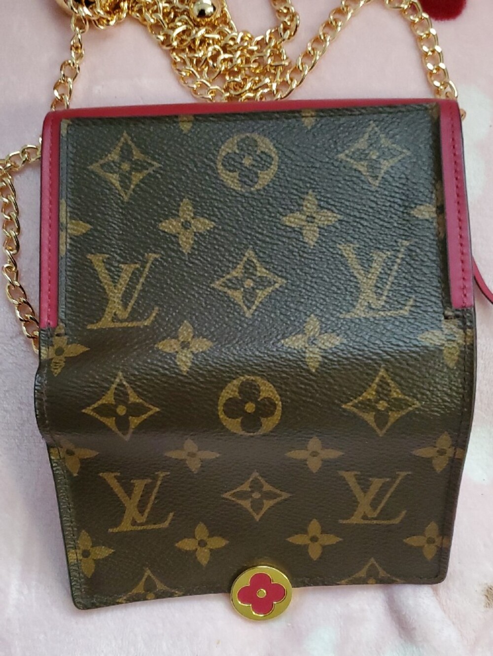 Louis Vuitton Monogram Crossbody Wallet with Gold Chain & Red Trim - Picture 6 of 17